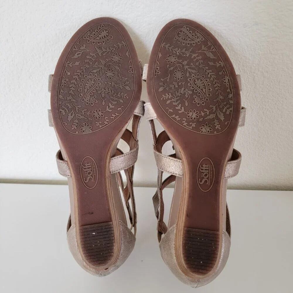 Sofft Gold Leather Strappy Sandals Women Size 9 Comfort Cushioned Gladiator - Picture 11 of 11